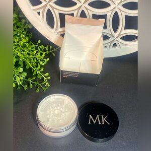 NIB‎ Mary Kay Translucent Loose Powder